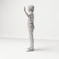 Stehende Figur: Passant hebt die Hand zum Gruß (Ref. Nr. 505) - vollständige Studioansicht 3