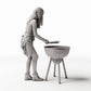Diorama Modellbau Produktfoto 0: Stehende Figur: Frau mit Grillzange am Kugelgrill (Ref. Nr. 534)