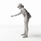 Diorama Modellbau Produktfoto 0: Stehende Figur: Köchin oder Frau am Grill mit Schürze, leicht nach vorne gebeugt (Ref. Nr. 535)